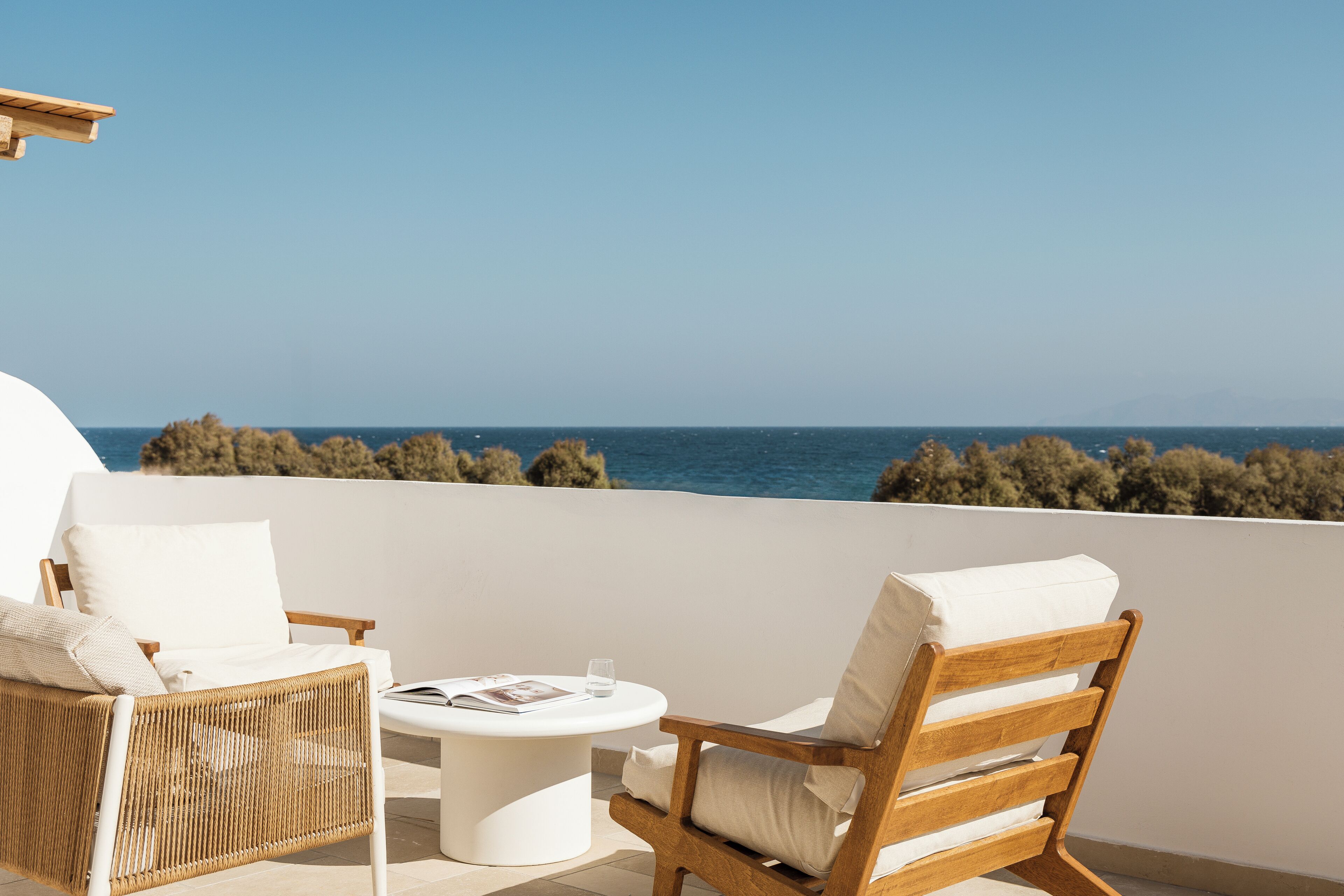 grand room, sea view, sea facing | 2 bedrooms, minibar, in-room safe, desk