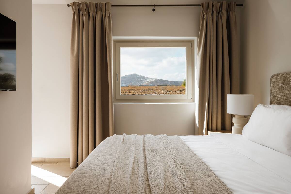 superior room, garden view | 2 bedrooms, minibar, in-room safe, desk