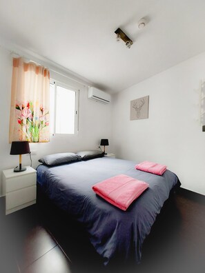 2 chambres, bureau, fer et planche à repasser, Wi-Fi gratuit