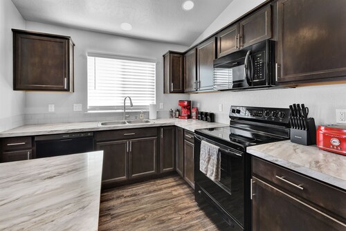 The Monochrome Home in Nampa near Hospital