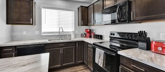 The Monochrome Home in Nampa near Hospital