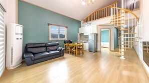 Basic Room, 1 Bedroom (Sanchaek(multiple layer)) - Gapyeong Walkingoncloud Pension&glamping (Gapyeong)
