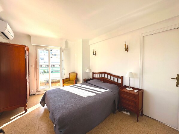 2 chambres, fer et planche à repasser, accès à Internet, literie fournie