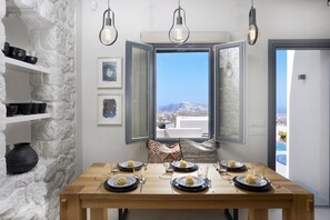 Dining - M&D Stories Santorini (Πύργος Καλλίστης)