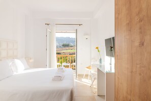 Room (Summer is On Room for 2) | In-room safe, desk, laptop workspace, iron/ironing board - Mykonaki Hotel (Mykonos)