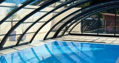 Comfortable, two-story holiday home, summer pool