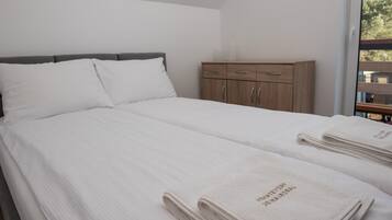 1 bedroom, travel crib, free WiFi, bed sheets