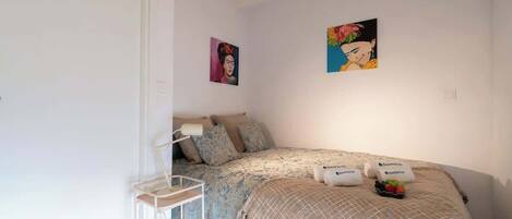 1 soverom, strykejern/-brett, wi-fi og sengetøy