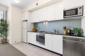 Fridge, microwave, oven, stovetop