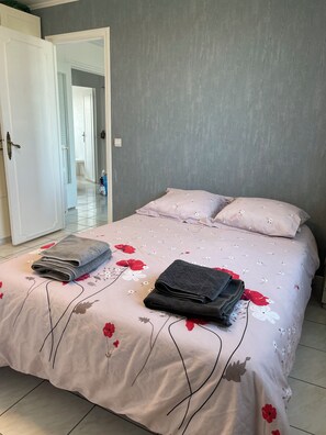 2 Schlafzimmer, Schreibtisch, kostenloses WLAN, Bettwäsche