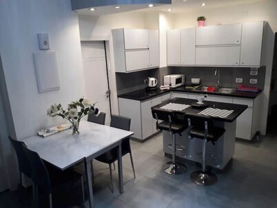 Splendid renovated 3-room apartment WIFI A/C terrace