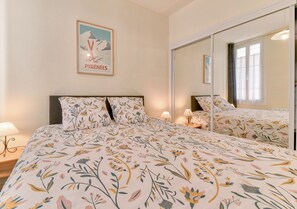 1 chambre, fer et planche à repasser, Wi-Fi gratuit