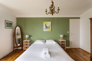 4 Schlafzimmer, Bügeleisen/Bügelbrett, kostenloses WLAN, Bettwäsche