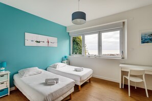 4 bedrooms, iron/ironing board, free WiFi, bed sheets - Le Tangon - Maison de 150m² face à la mer (Cancale)