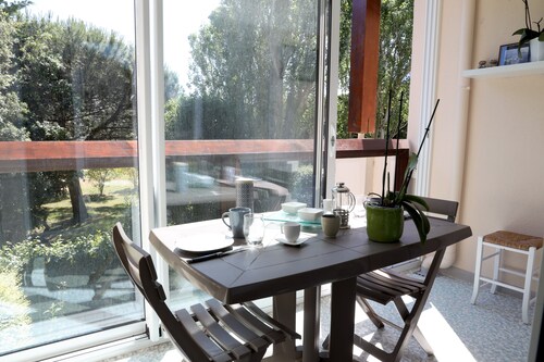 Le Clapotis - T2 à 100 m de la plage avec parking