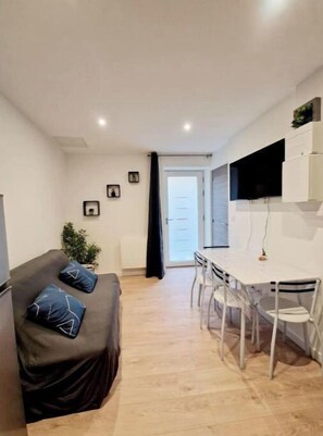 Smart TV - Appartement Moderne Neuf F2 Centre ville (Valence)