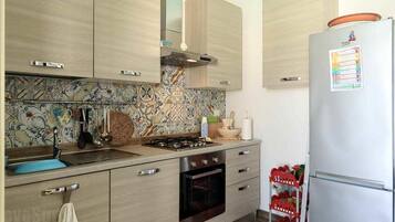 Frigorifero, forno, lavastoviglie, macchina per tè/caffè