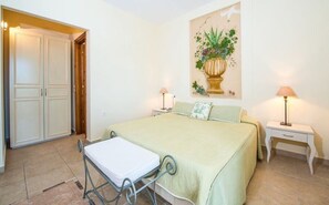 2 bedrooms, in-room safe, iron/ironing board, travel crib