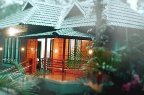 Exterior - Entire Villa at the Heart of the Wayanad Forest. (Thirunelly)