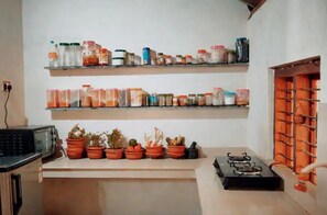 Private kitchen - Entire Villa at the Heart of the Wayanad Forest. (Thirunelly)