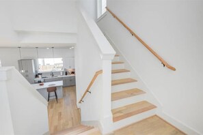 Interior - New! Cozy and Elegant Townhome- 2 miles from Downtown (Houston)