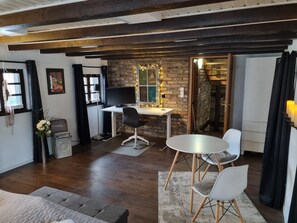 2 habitaciones, escritorio, cuna de viaje y wifi gratis