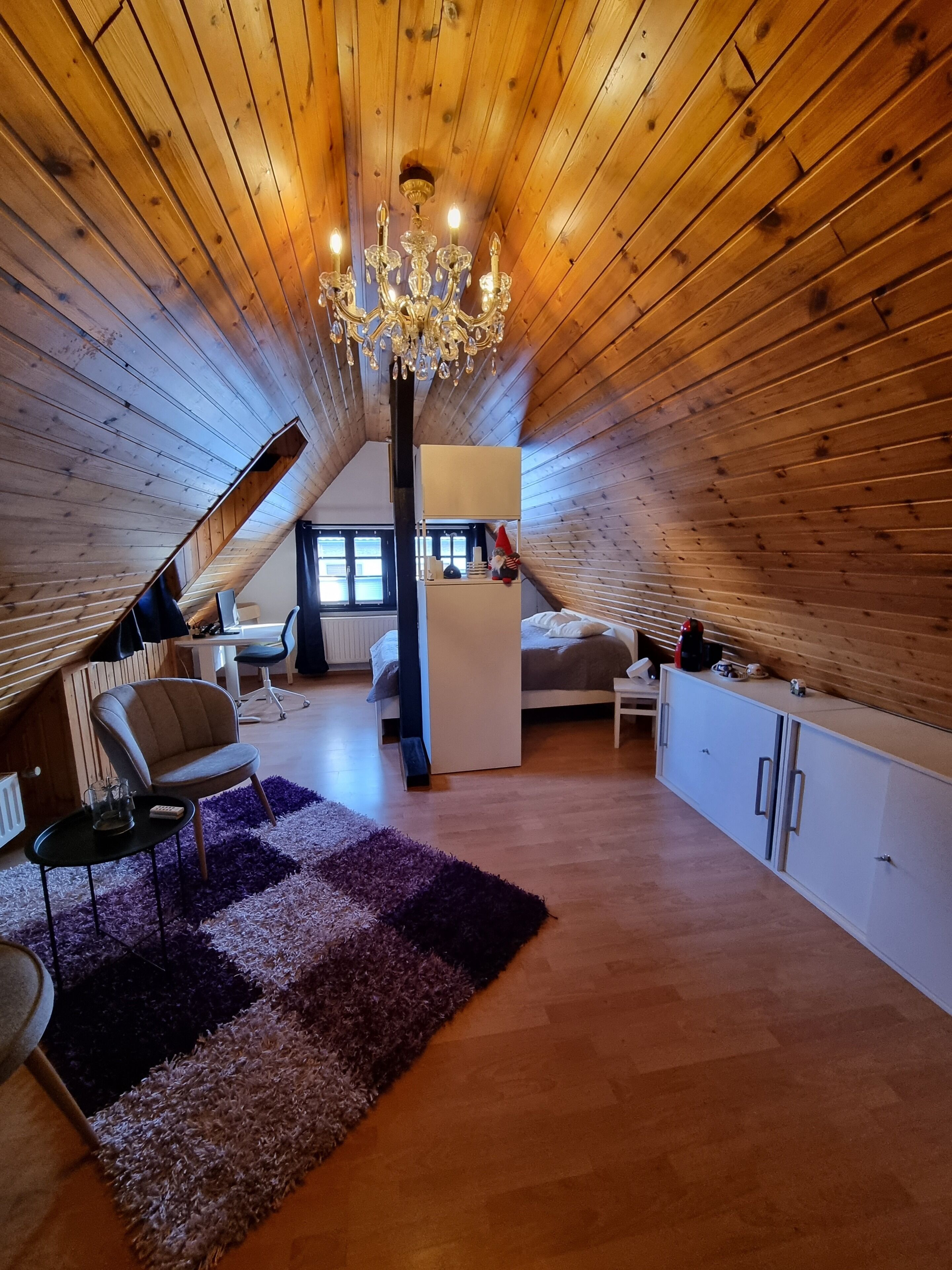 2 bedrooms, desk, travel crib, free WiFi