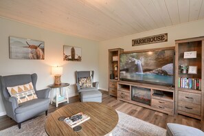 Smart-TV, Kamin, Videospiele, DVD-Player