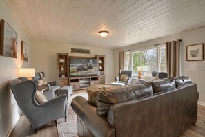 Smart TV, fireplace, video games, DVD player