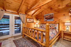 1 bedroom, bed sheets - American Hollow: Pet friendly + private couples cabin w/hot tub in Hocking Hills (South Bloomingville)