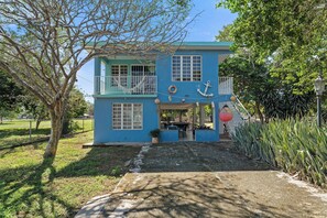 Exterior - Punta Aguila Beach House/Pool/ Billiard Table/ 7 beds + 2 Private rooms (Pole Ojea)