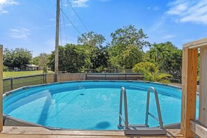 Outdoor pool - Punta Aguila Beach House/Pool/ Billiard Table/ 7 beds + 2 Private rooms (Pole Ojea)