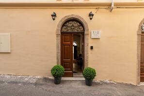 Exterior - Palazzo Cherchi (Dorgali)