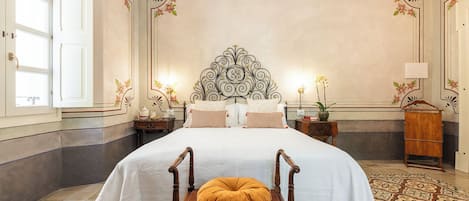 Habitació superior | Llençols de cotó egipci, roba de llit d'alta qualitat i cobrellits