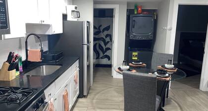 Cozy & Spacious / 3 Min Walk to Yale Hospital