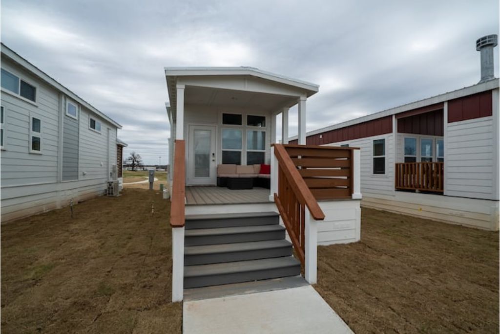 The Barton - Luxury Tiny Home in Austin, TX