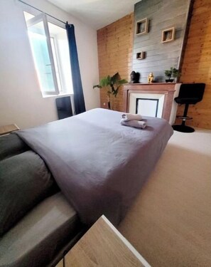 2 bedrooms, soundproofing, iron/ironing board, free WiFi