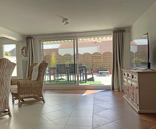 Duplex apartment with terrace at the foot of the covered market