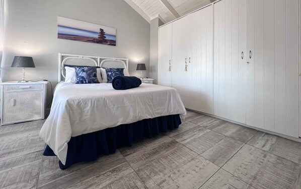 4 soverom, strykejern/-brett, wi-fi (inkludert) og sengetøy