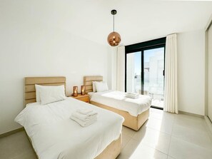 4 soverom, strykejern/-brett, wi-fi og sengetøy