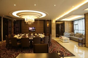 Unclassified image, 2 of 42, button - Lingyue Hotel (Changyang)