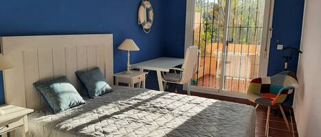 1 bedroom, desk, iron/ironing board, free WiFi
