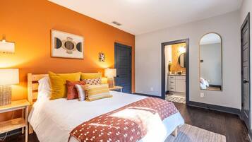 2 bedrooms, desk, iron/ironing board, free WiFi