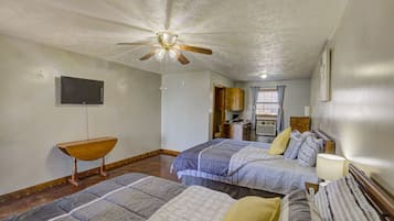 1 bedroom, free WiFi, bed sheets