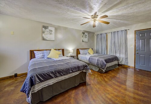 Lake Front Hotel Room 4