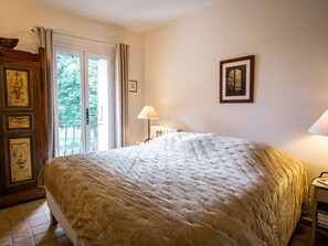 4 室のベッドルーム、WiFi、ベッドシーツ