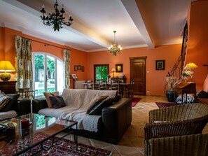 TV - Le Mas de Jalique - Isle-sur-la-Sorgue (L'Isle-sur-la-Sorgue)