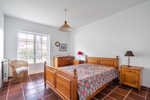 4 bedrooms, free WiFi, bed sheets