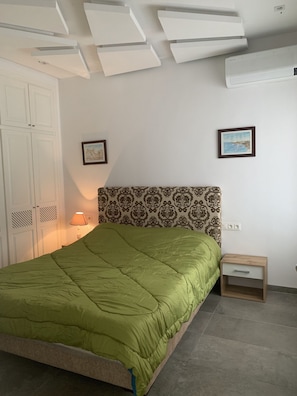 4 bedrooms, free WiFi, bed sheets, wheelchair access