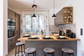 Fridge, microwave, oven, stovetop - Holiday apartment with barbecue close to the beach (Selce)